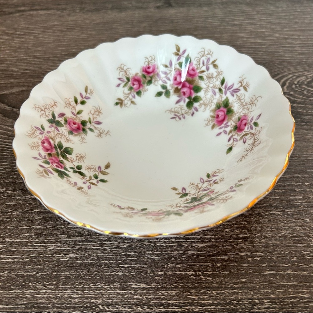 Vintage Royal Albert bone china lavender‎ rose 5 1/4” bowl